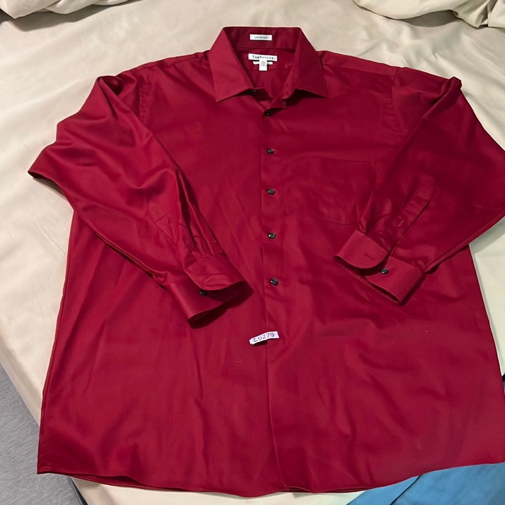 Mens Van Heusen dress shirt burgundy color